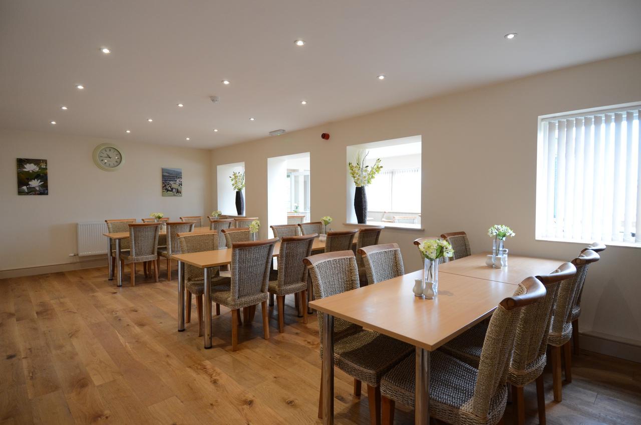 Neuadd Henllan Lodge Builth Wells Esterno foto