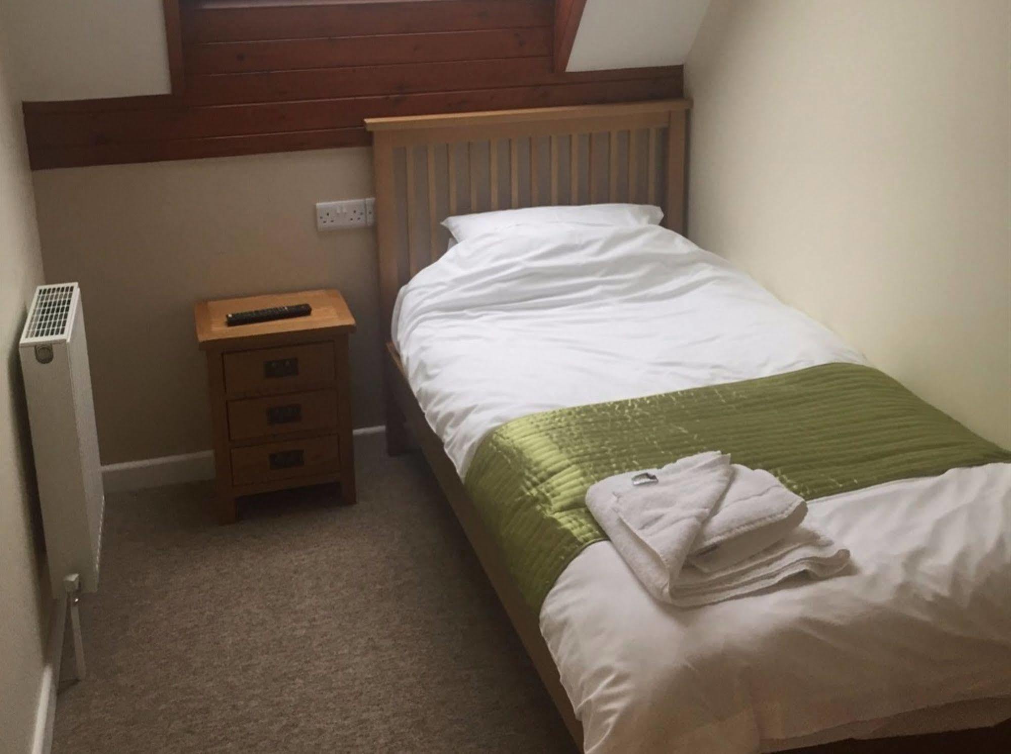 Neuadd Henllan Lodge Builth Wells Esterno foto