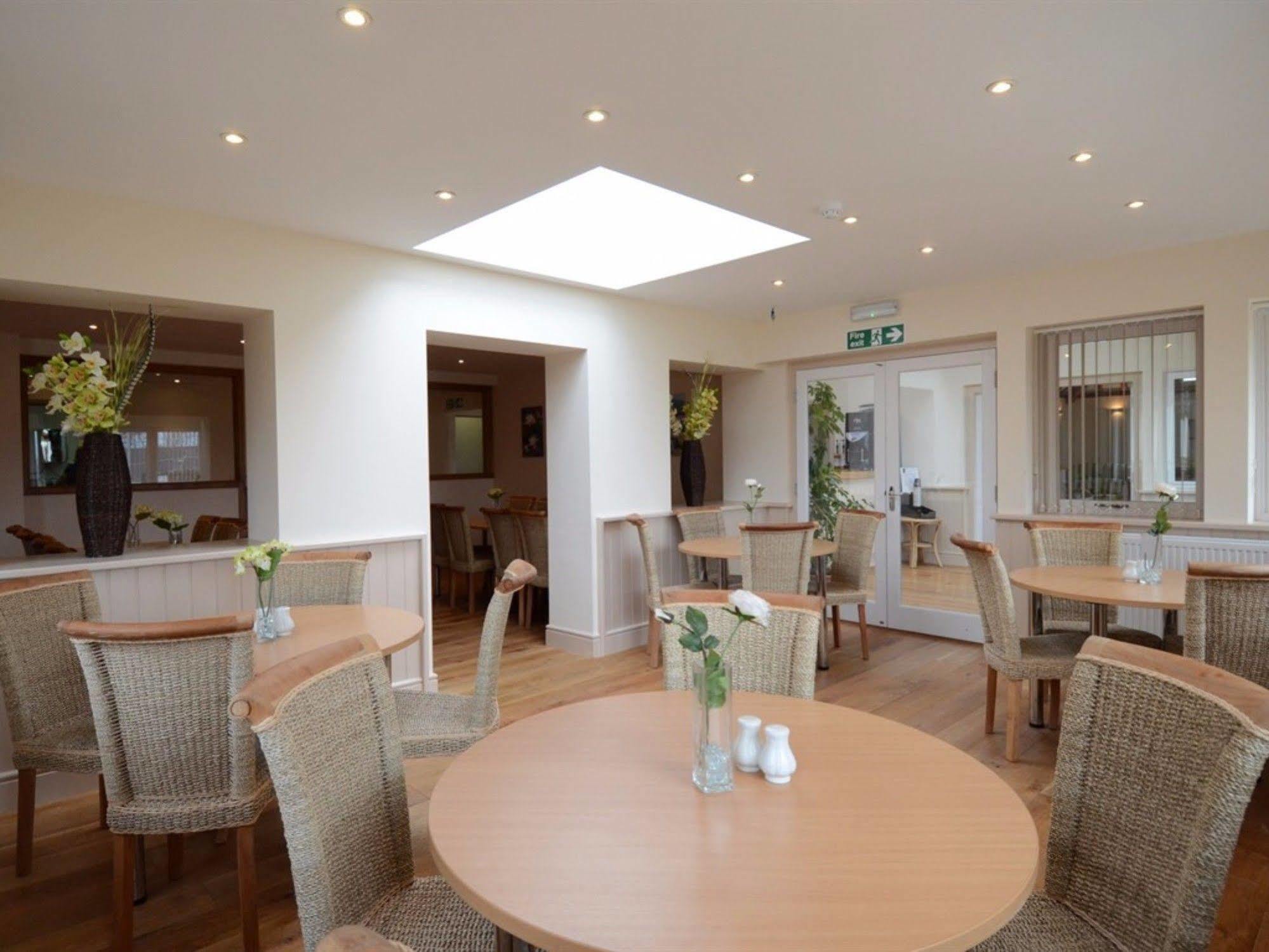 Neuadd Henllan Lodge Builth Wells Esterno foto