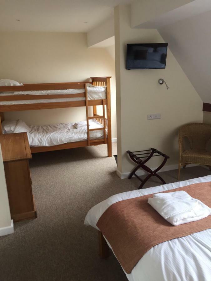 Neuadd Henllan Lodge Builth Wells Esterno foto